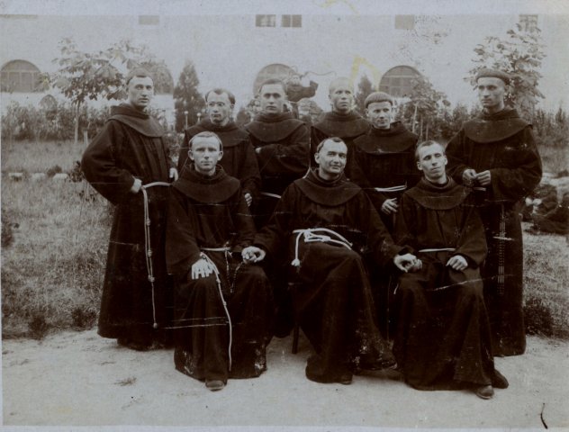 1916 - a klerikát